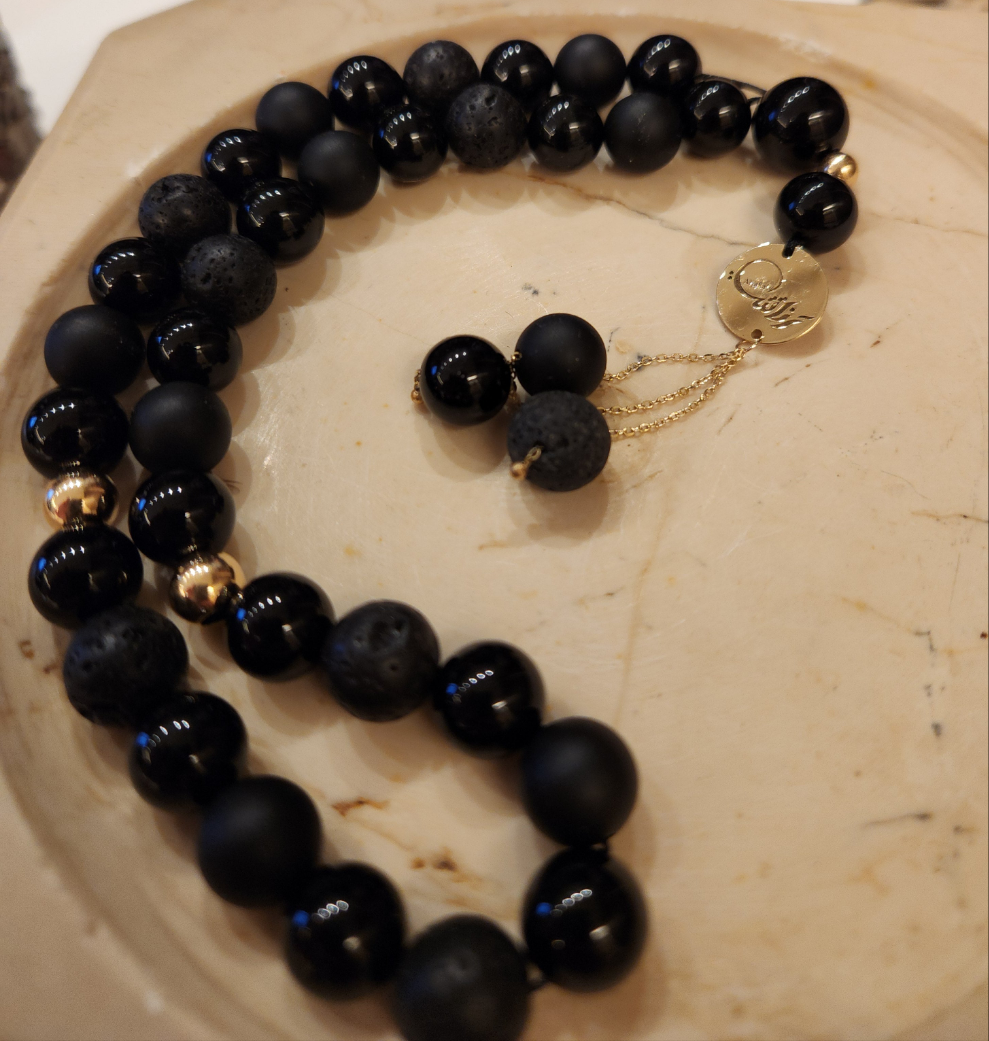 Onyx & Lava stone with Gold 18k