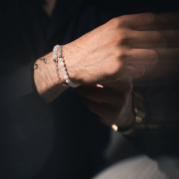 Calm of the Moon – سكون القمر